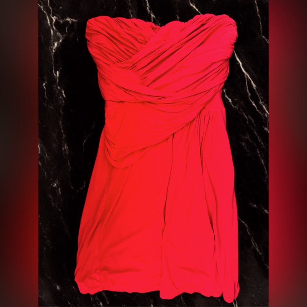 Strapless red stretch knit party dress in size M 💃